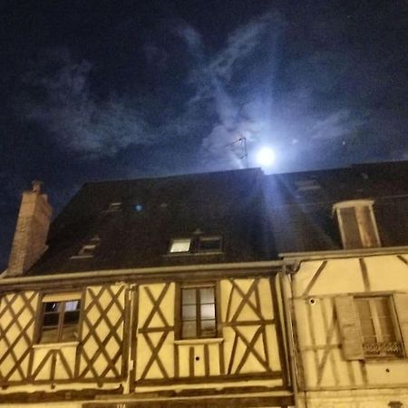 Cosy Apartment By The Magical Marais De Bourges Buitenkant foto